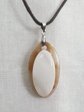 òng Dây Chuyển Đeo Cổ Oval Mặt Xà Cừ Ghép Nâu Trắng