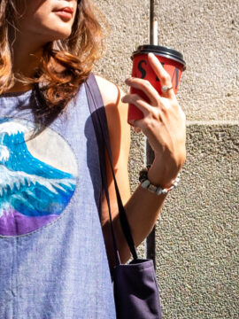 ĐẦM KHÔNG TAY LINEN MÀU JEAN HỌA TIẾT TRIỀU DÂNG