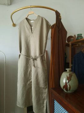 ĐẦM CỔ V CÓ VE