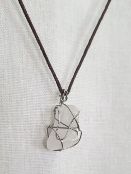 Dây Chuyền Đeo Cổ Đá Tự Nhiên Năng Lượng Trắng Khói Kim Bọc Kẽm Nhật