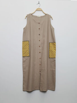 ĐẦM LINEN THIẾT KẾ  NÚT GIỮA, HAI TÚI PHỐI HOA FIMM